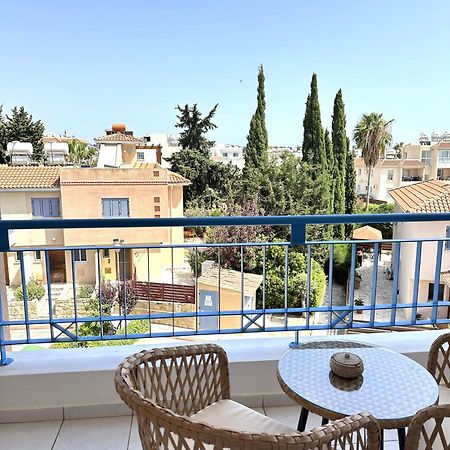 H&O Golden Sun Suite Paphos Bagian luar foto